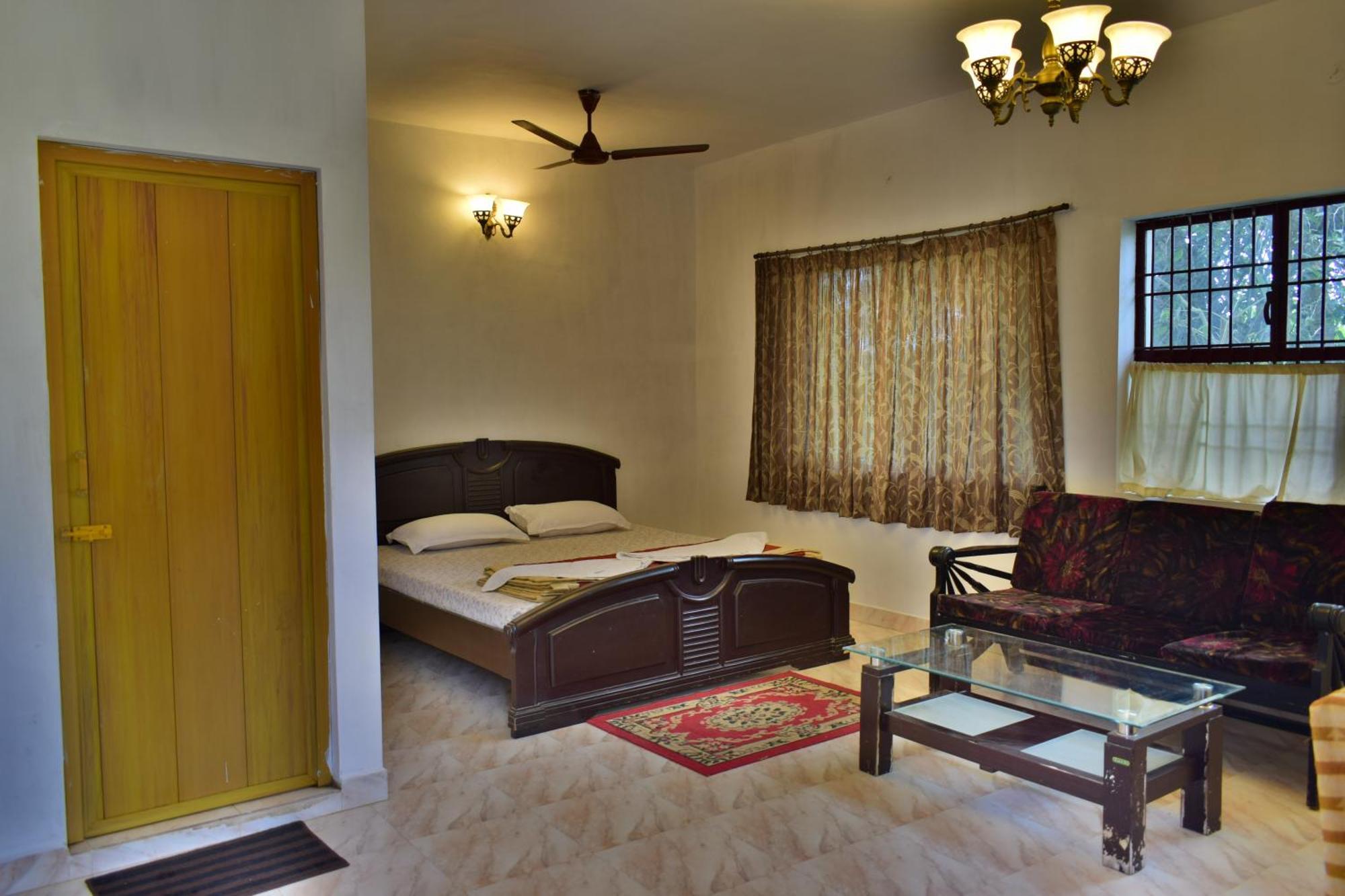 Silent Waters Resorts Yelagiri Exterior photo